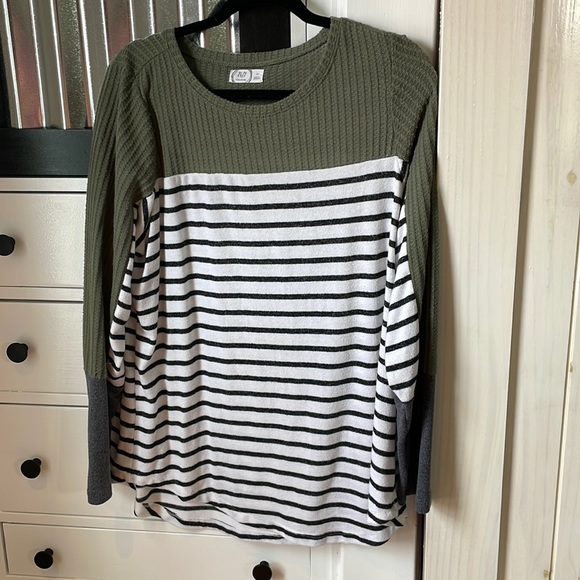 Top - Picture 1 of 1